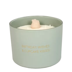 Geurkaars birthday wishes and cupcake kisses
